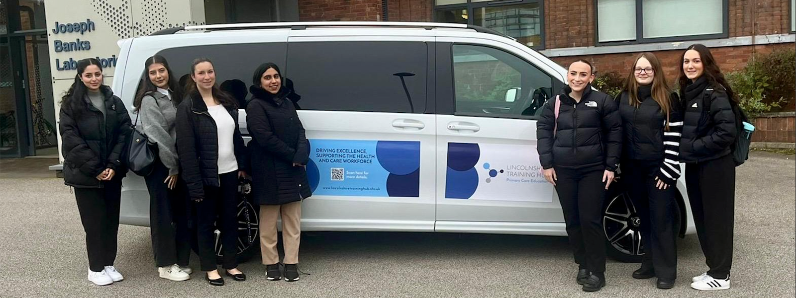 Students with LTH Bus