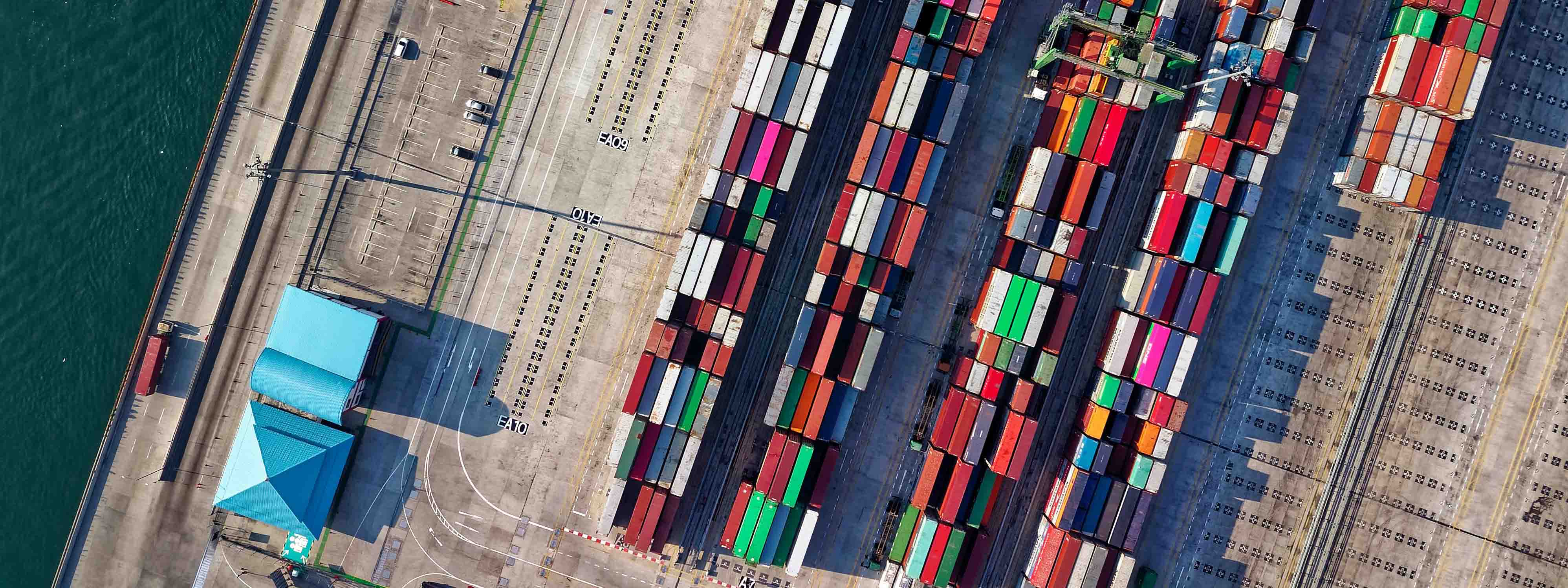 An aerial photo of shopping containers